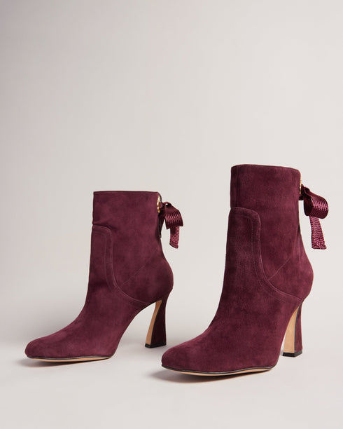 <P>Heeled Leather Boot</P>